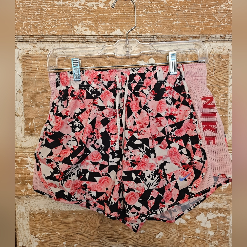 Girls XL Nike Dri-FIT Tempo Running Shorts